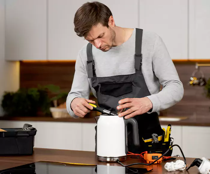 Skilled Blender Technicians: Your Small Appliance Repair Experts for Cambridge, MA
