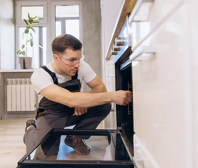 Why Cambridge Bakers Rely on Cambridge Appliance Pro for Every Electric Oven Fix?